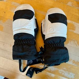 Women’s Gordini Haven Mittens Size M in White